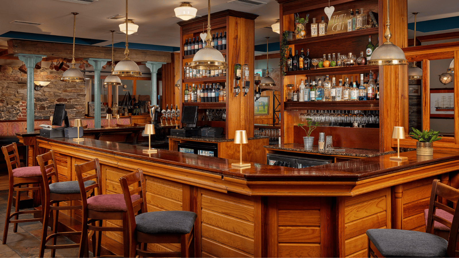 DOOLEYS_BAR