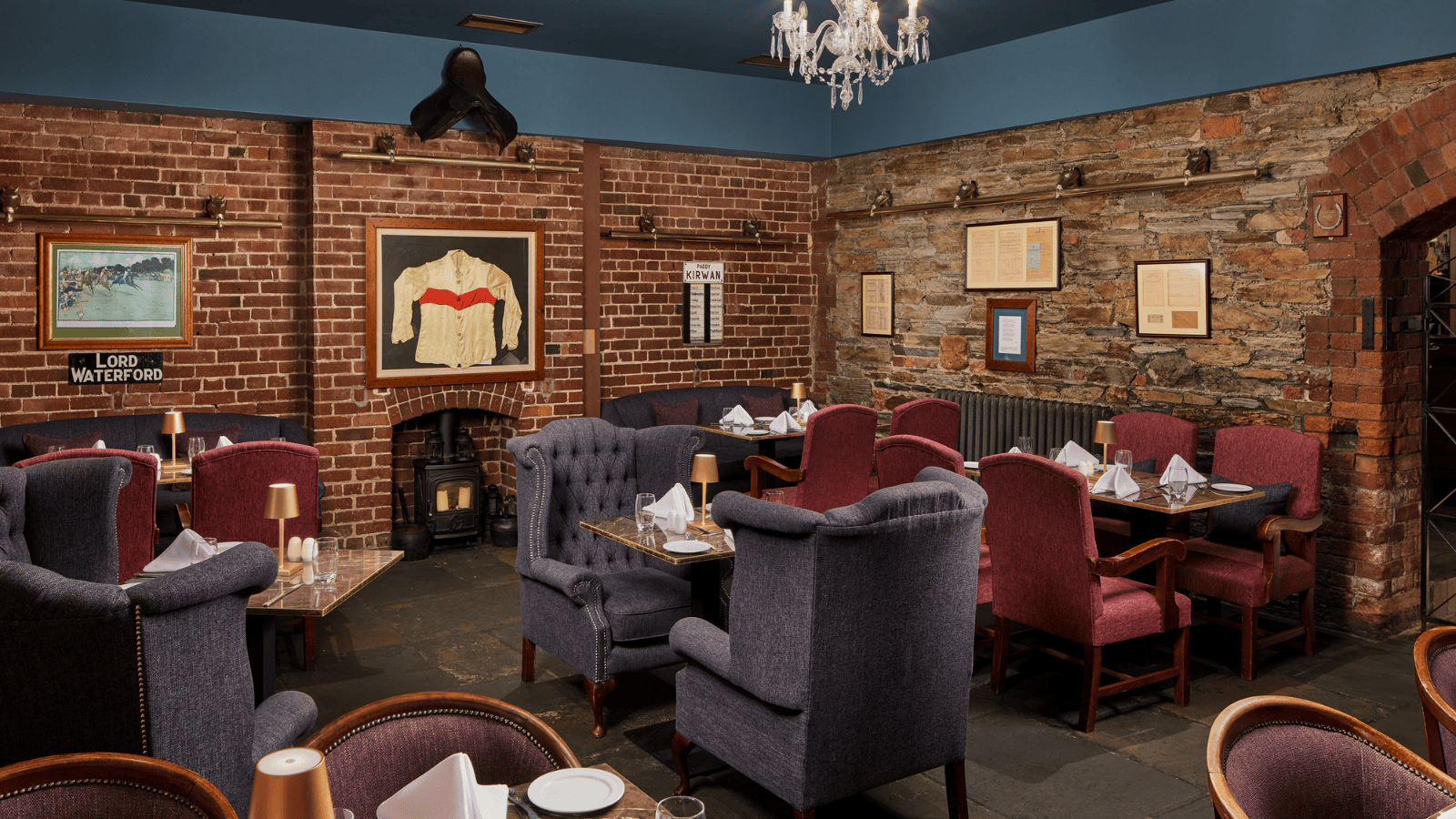 DOOLEYS_PKROOM